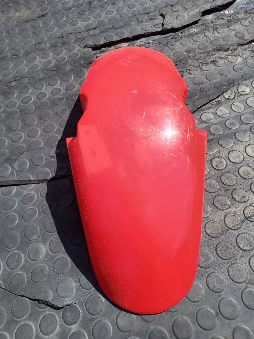 NSR250 MC28,21フロントフェンダー　赤　中古品