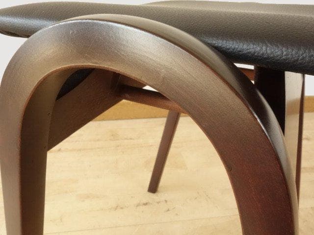 秋田木工　スタッキングスツール（黒色）　座面張替・再塗装済ＵＳＥＤ