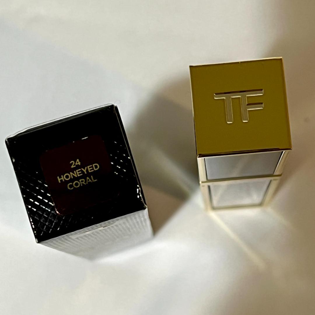 TOM FORD Gloss Luxe 24 Honeyed Coral グロス