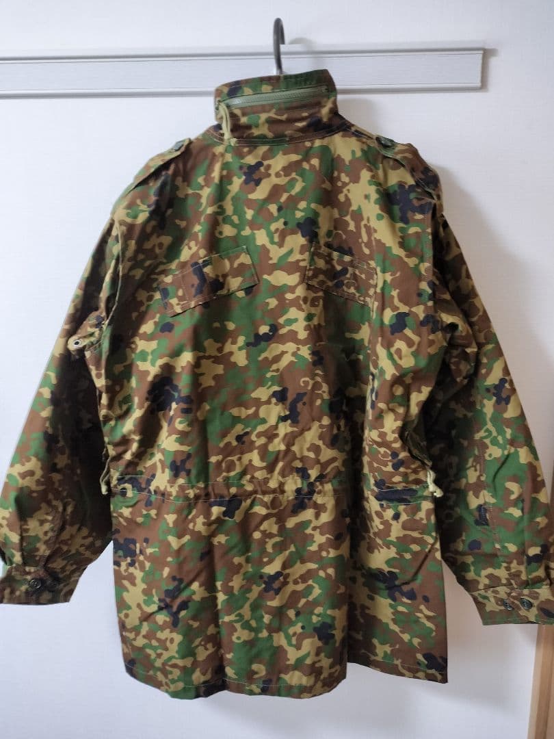 【を】陸上自衛隊・防寒戦闘外被・Lサイズ