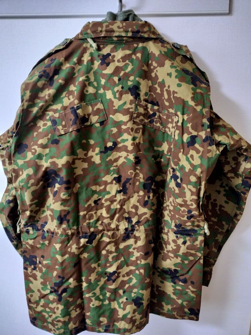 【を】陸上自衛隊・防寒戦闘外被・Lサイズ