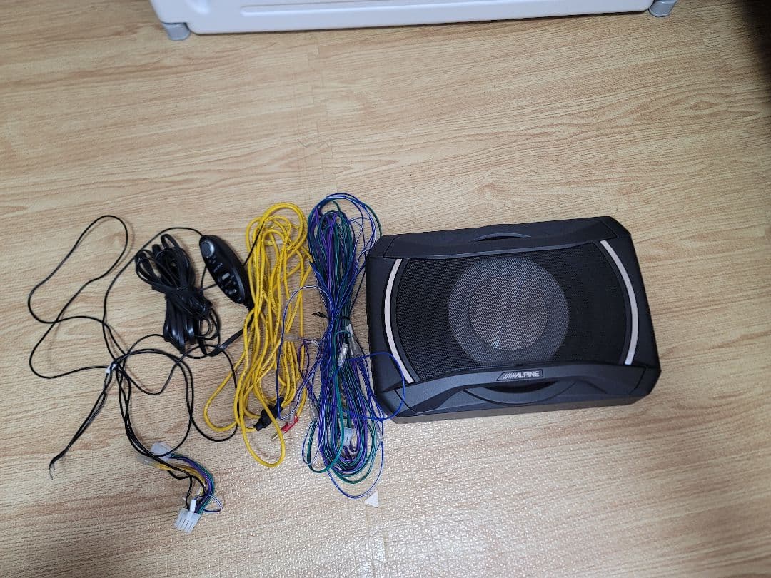 美品　ALPINE SWE-1080 パワードサブウーファー　アルパインウーハー