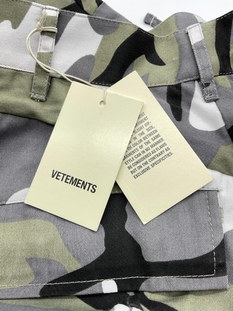 【新品】VETEMENTS ベトモン カモフラカーゴパンツ 定価146,300円