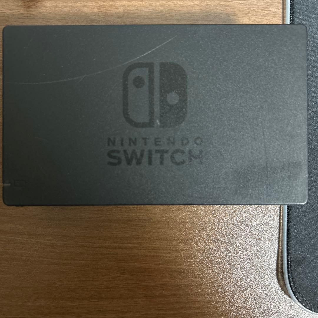 Nintendo Switch 本体とドック