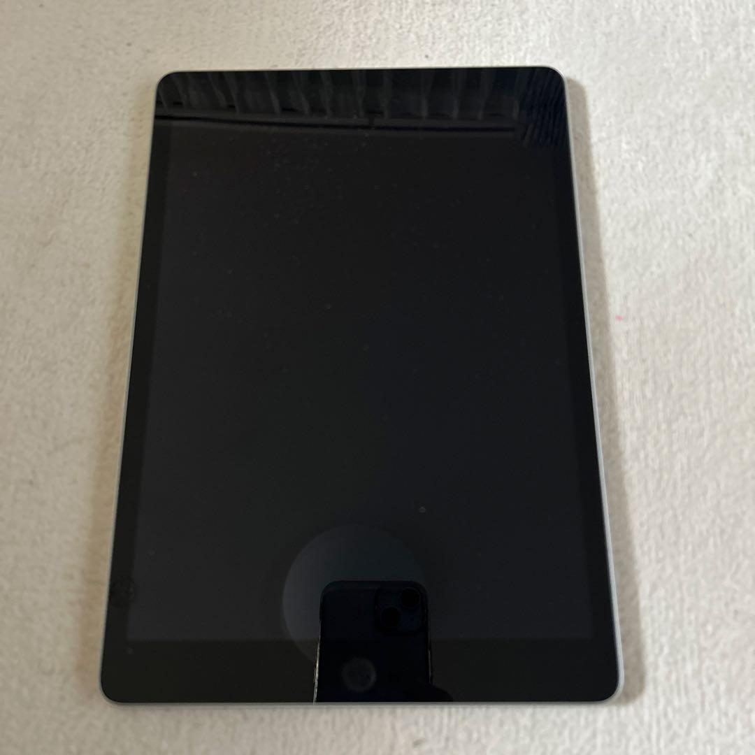 y*p様 Apple iPad第９世代 64GBシルバー 本体 充電器付き