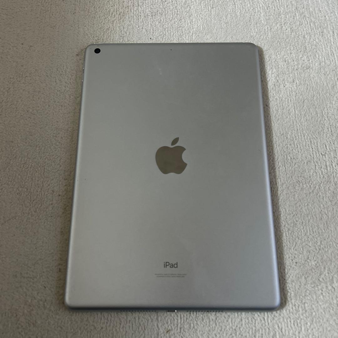 y*p様 Apple iPad第９世代 64GBシルバー 本体 充電器付き