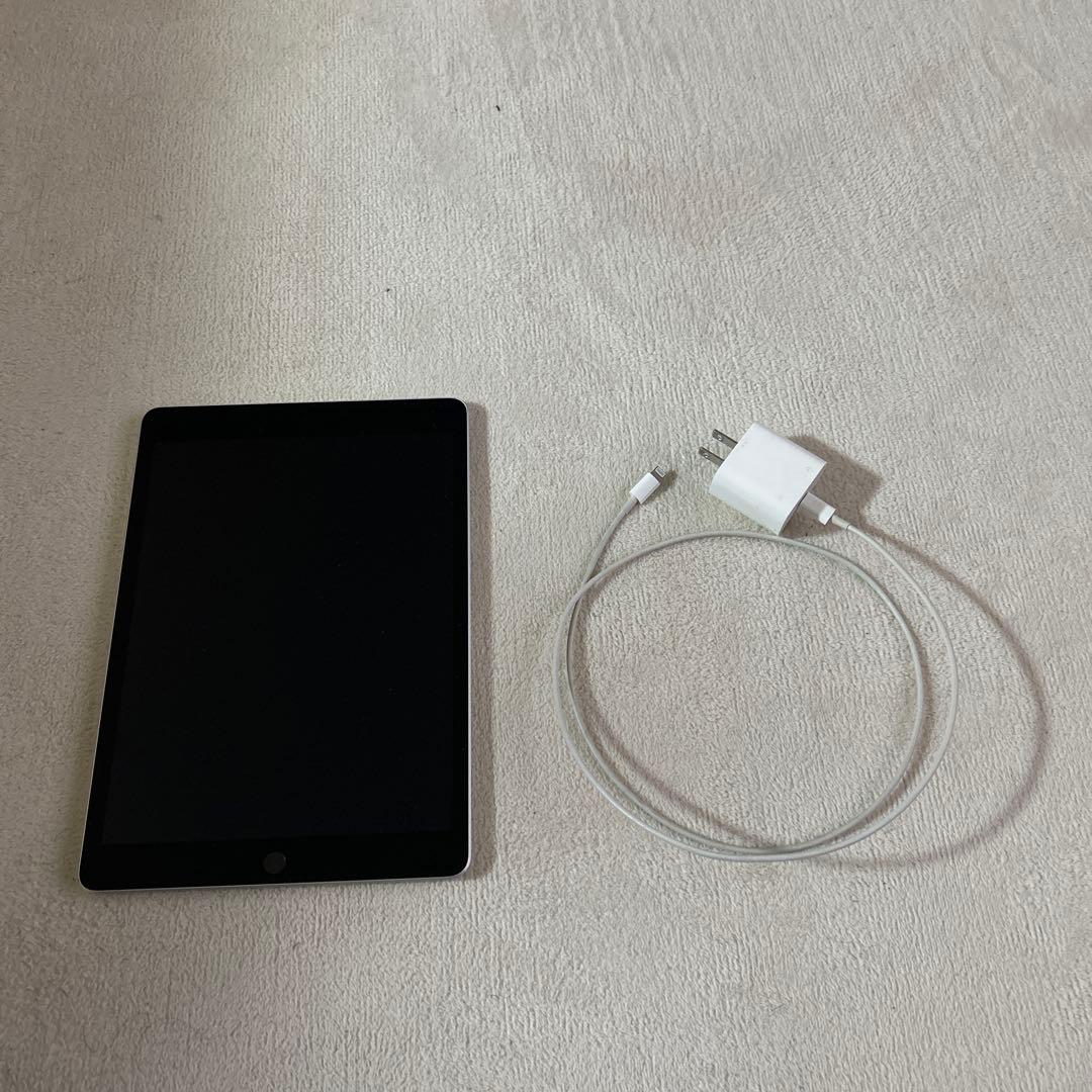 y*p様 Apple iPad第９世代 64GBシルバー 本体 充電器付き