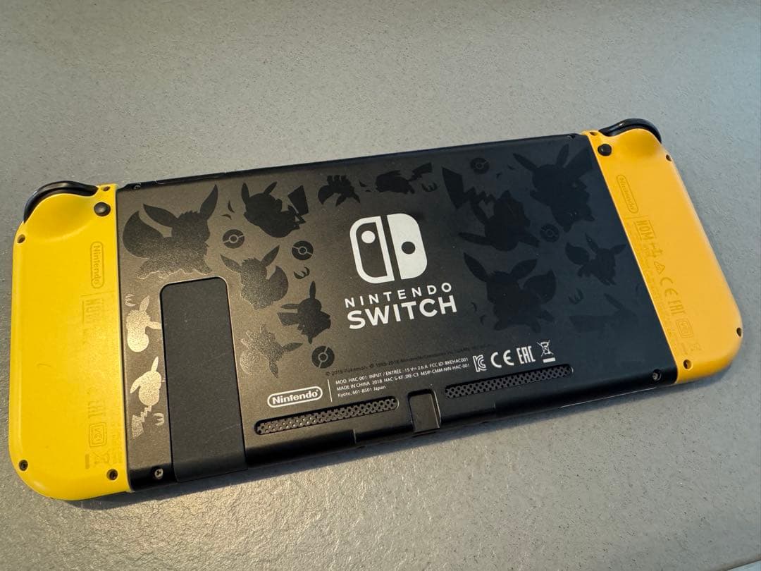 【美品】NintendoSwitchポケモンlet's go ピカチュウ本体