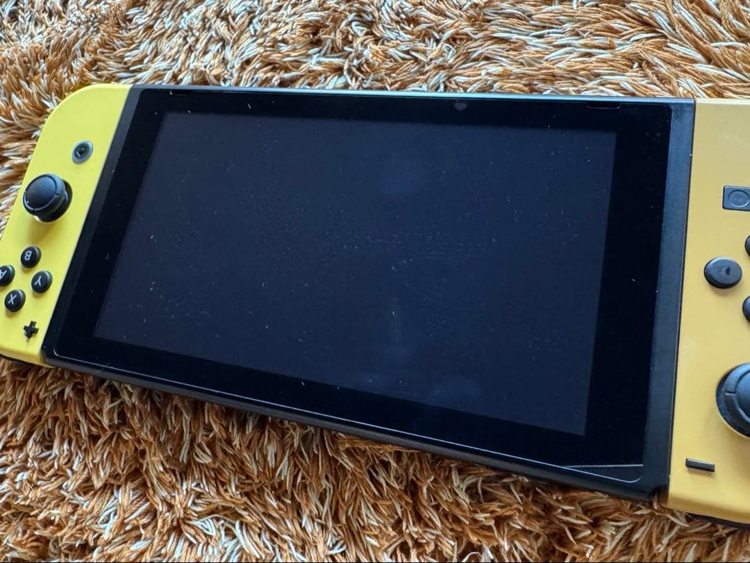 【美品】NintendoSwitchポケモンlet's go ピカチュウ本体