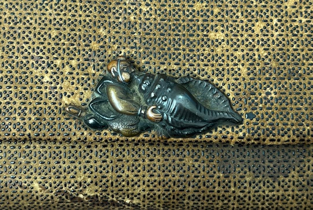 煙草入れ 工芸品 目貫 法螺貝弁慶 金工