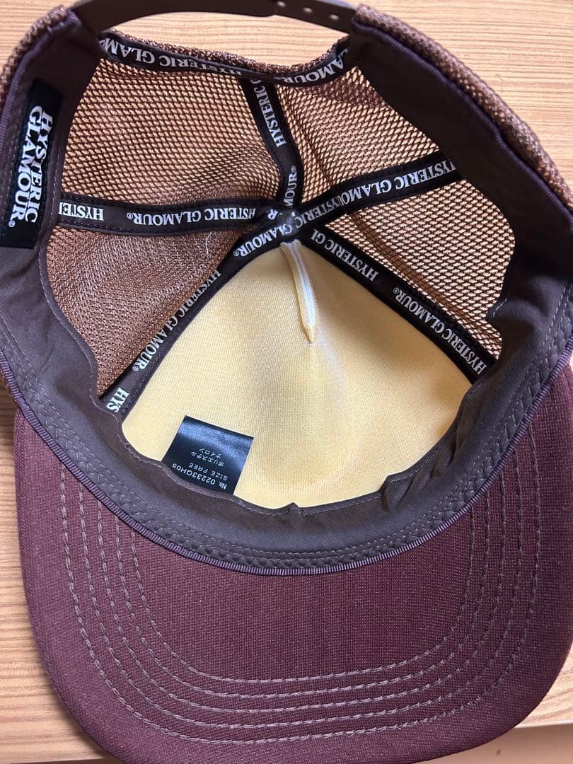 Hysteric グラフィックトラッカーキャップ