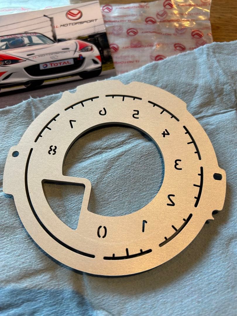 NDロードスター　I，Lモータースポーツ　タコメーターパネル　シルバー(アルミ製