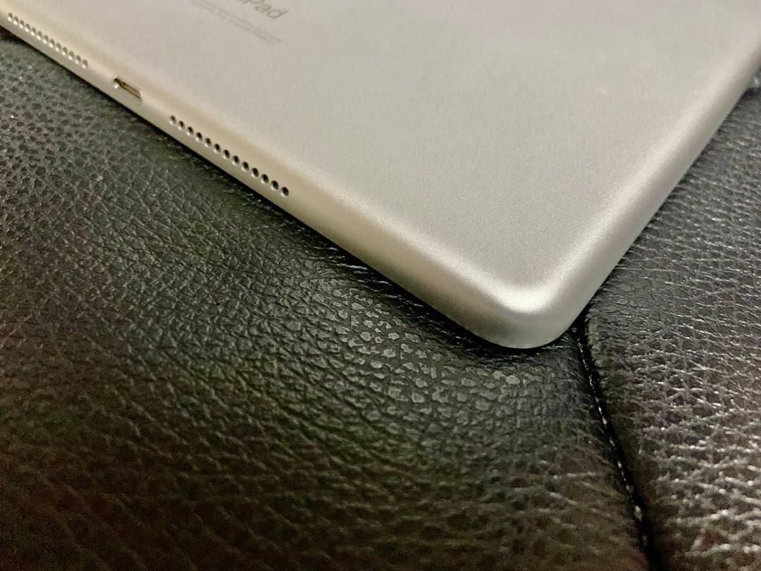 iPad 7 Wi-Fi Cellularモデル シルバー 128GB 7世代