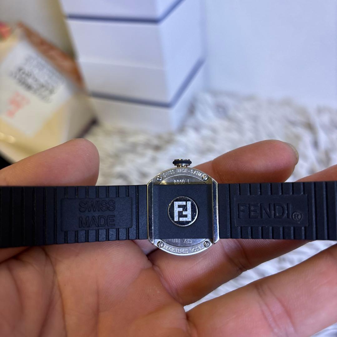 【ピンクの猫 】FENDI フェンディ 腕時計 クォーツ 8010L