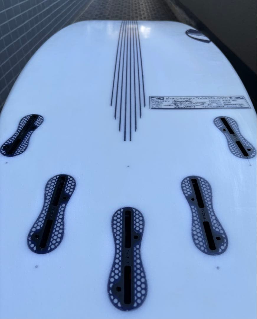 シャープアイサーフボード ディスコチーター 5'6 30L 藤沢手渡しで値引き！