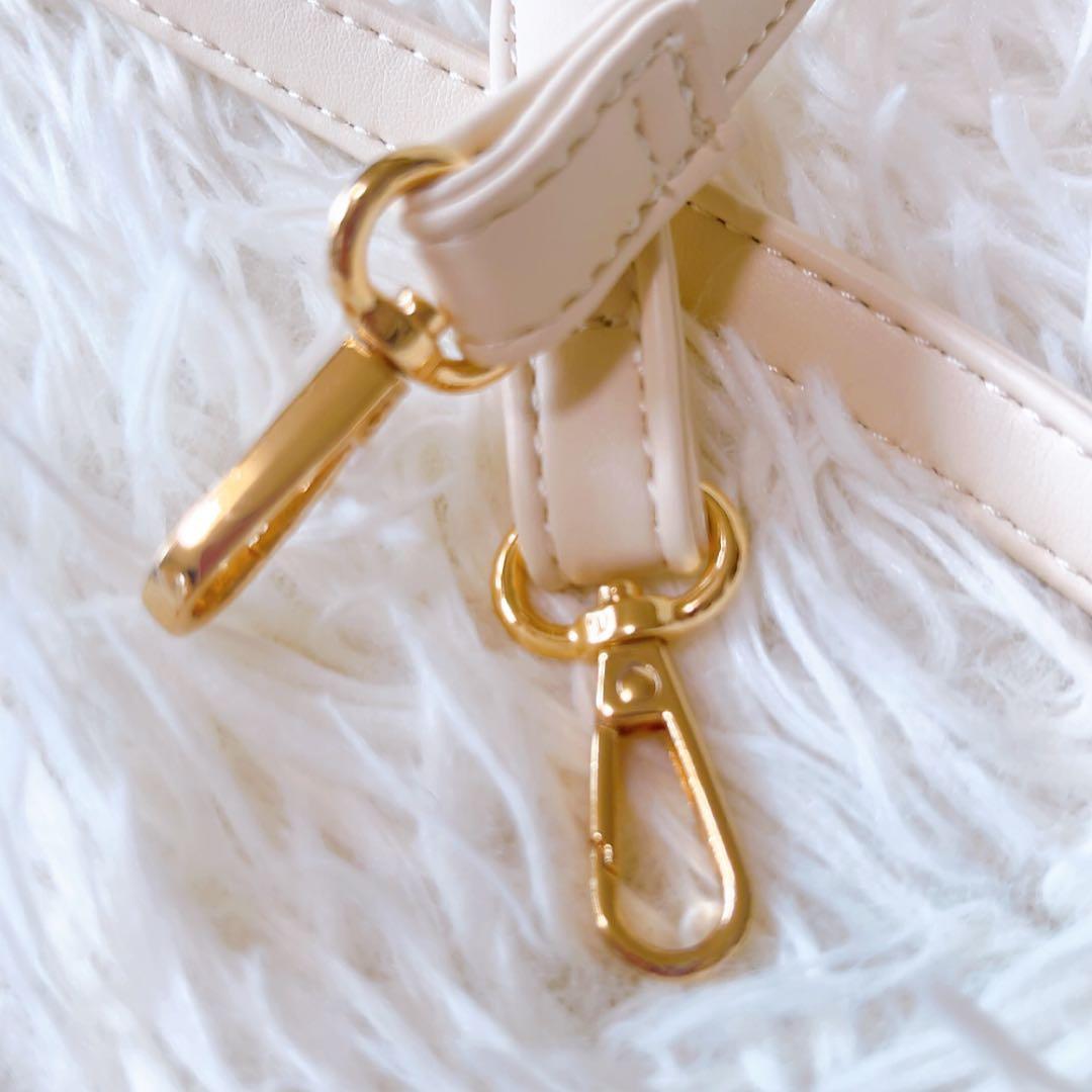 いく❣️ MARY QUANT ラタンカシメデイジー 2WAYミニトート