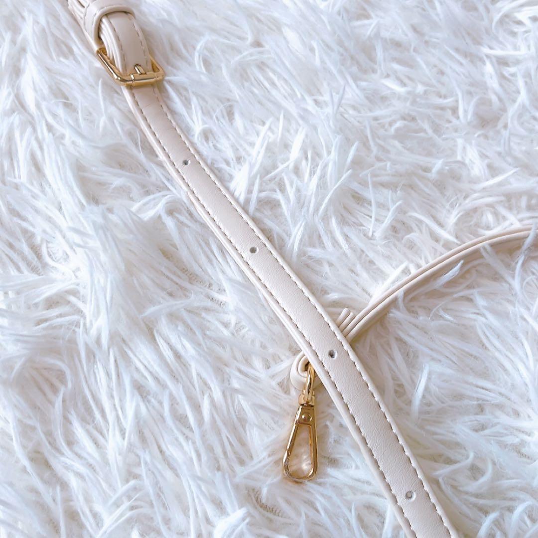 いく❣️ MARY QUANT ラタンカシメデイジー 2WAYミニトート