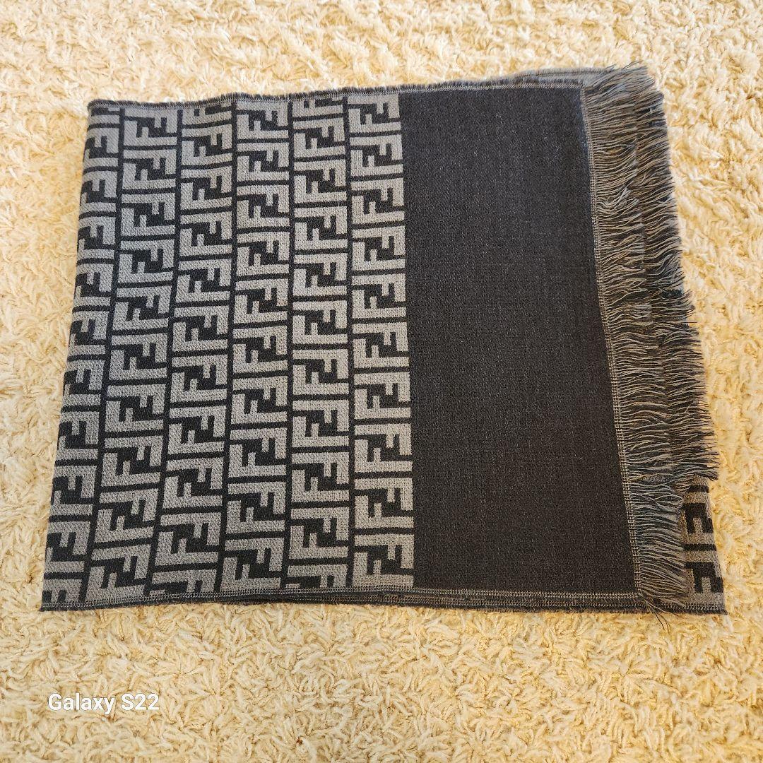 Fendiズッカ柄 ロゴパターン マフラー グレー/ブラック