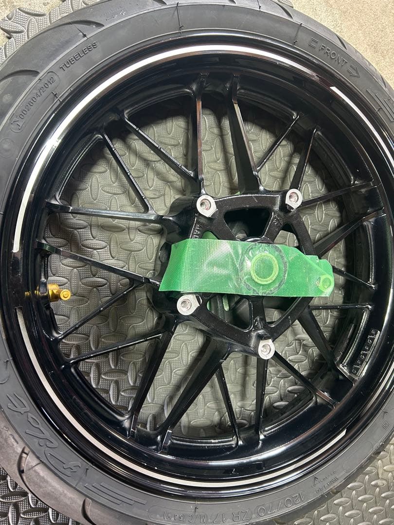 Z900RS純正ホイール