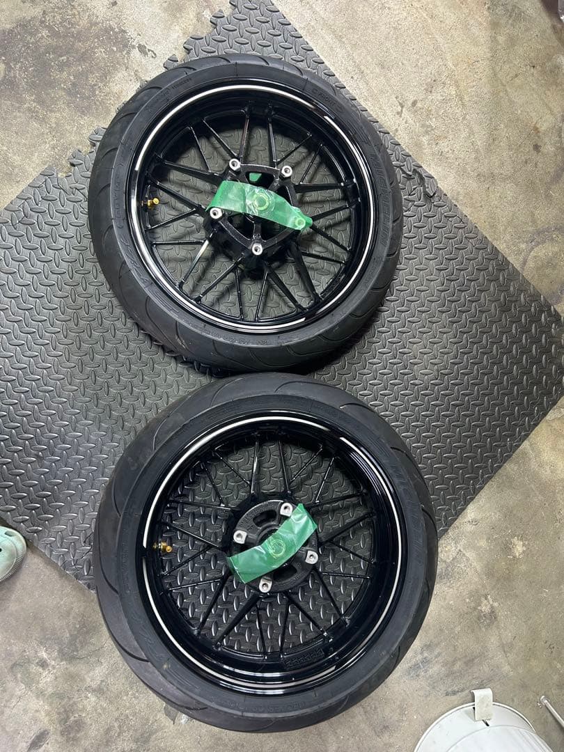 Z900RS純正ホイール