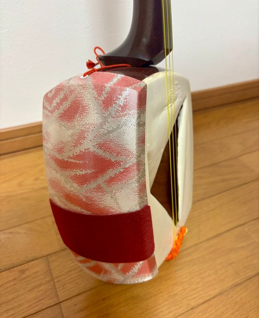 三味線 本体 ハードケース付き 布袋紅 皮破れ有り
