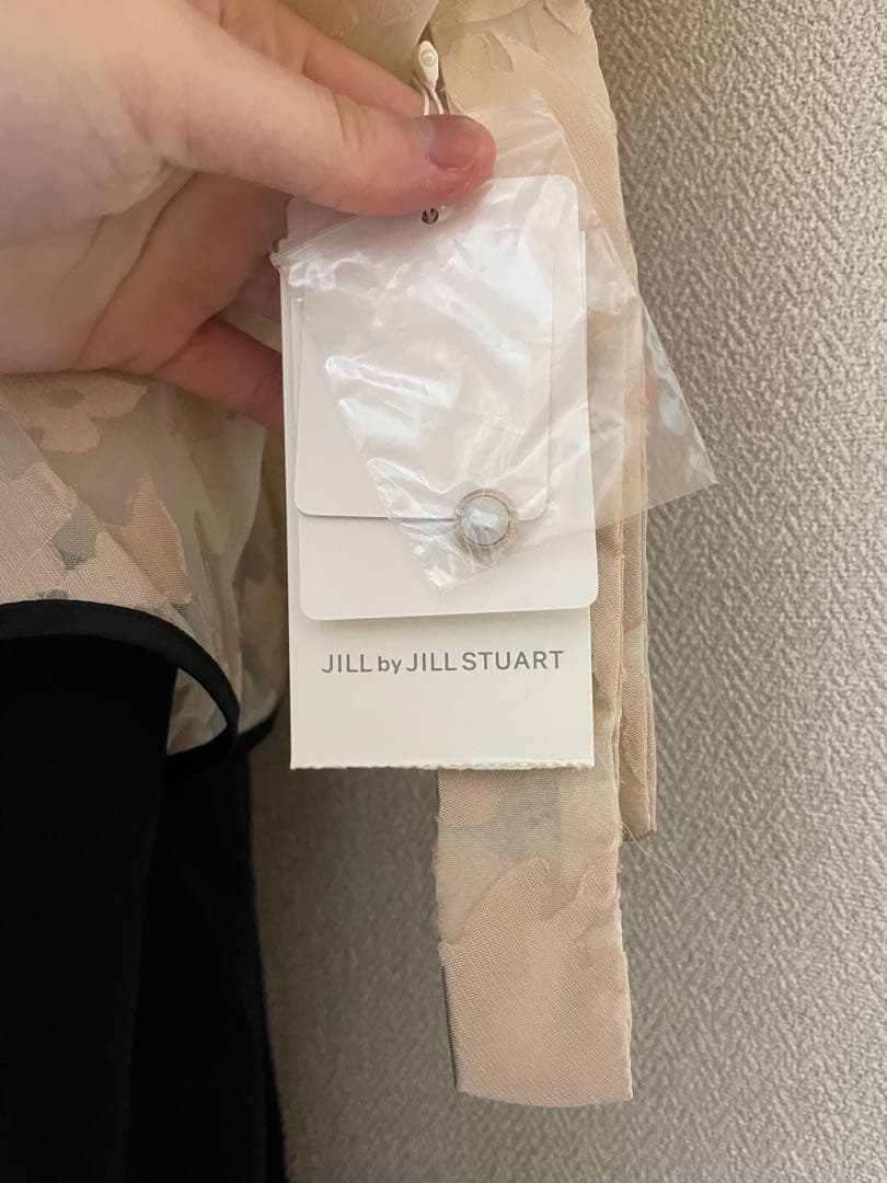Jill by Jill stuart 未使用　ピンクベージュと黒のドレス
