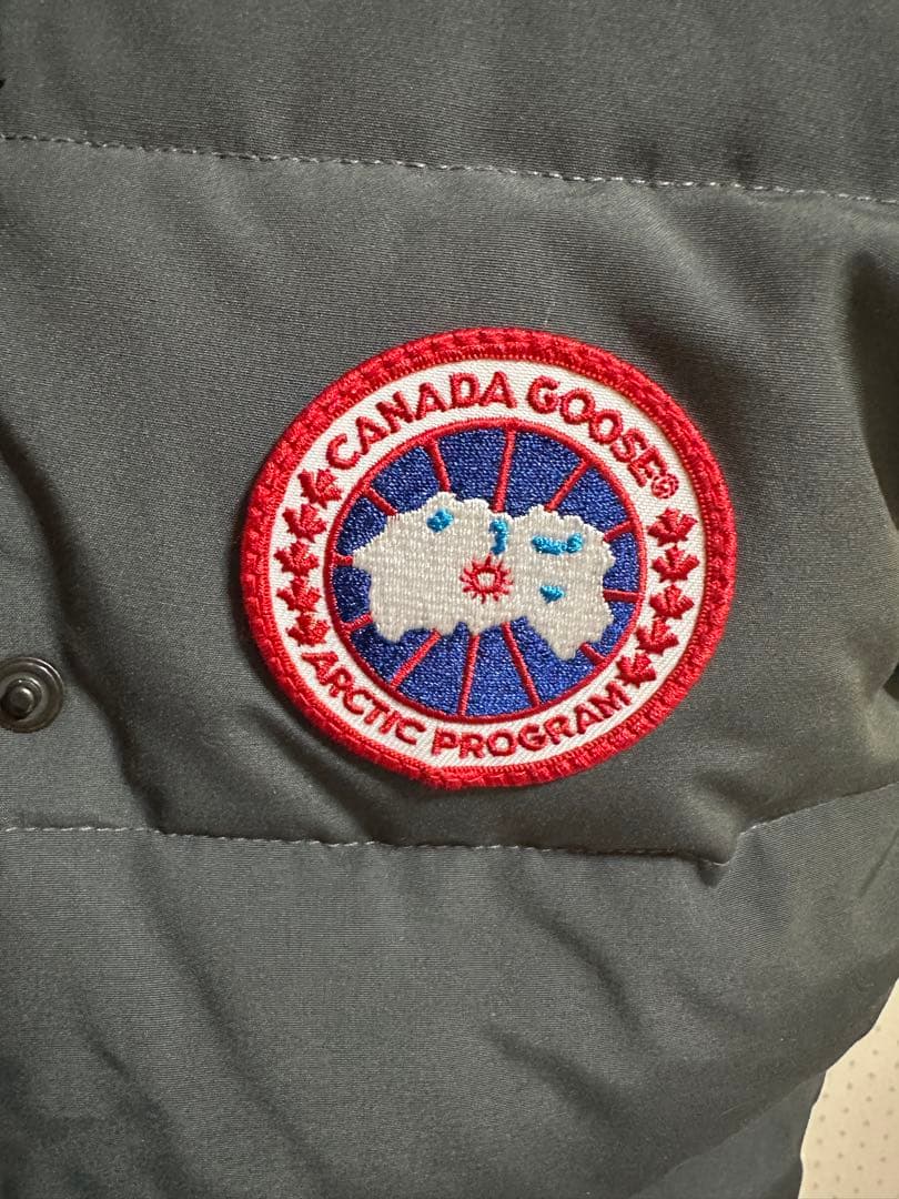 カナダグース　ダウンベスト　2832L 66 GRAPHITE