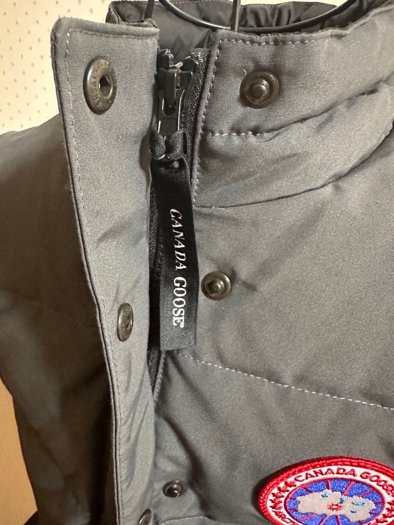 カナダグース　ダウンベスト　2832L 66 GRAPHITE