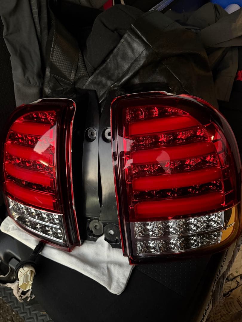 アルトラパン he22s 社外テールランプ