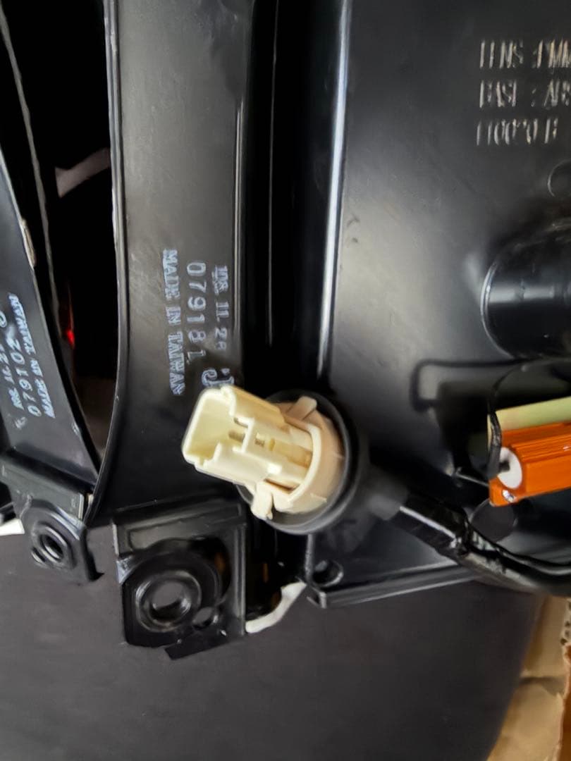 アルトラパン he22s 社外テールランプ