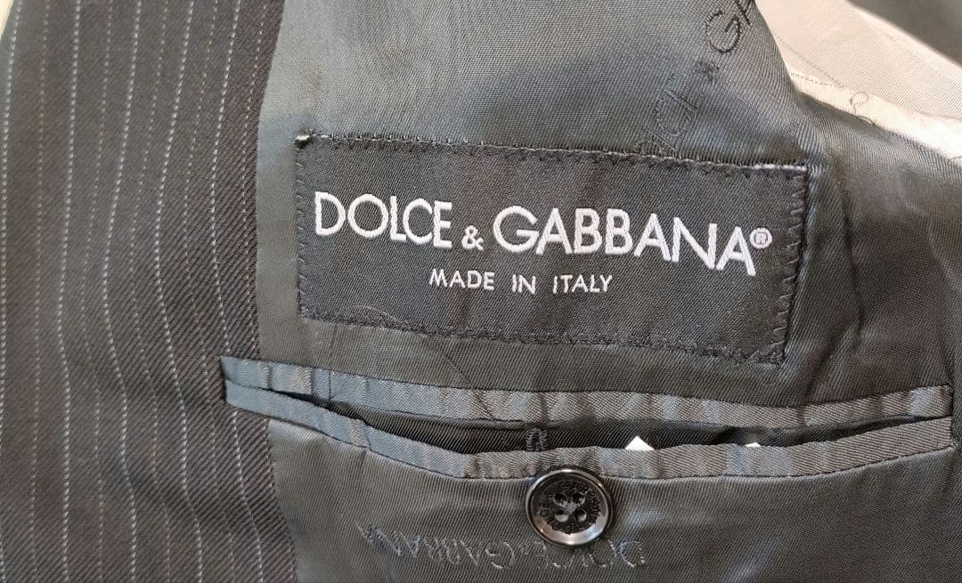 美品✨　メンズスーツ　DOLCE&GABBANA　48／BLK／ストライプ