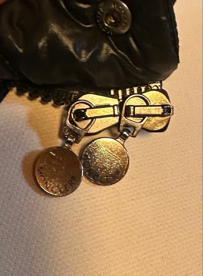 お値下げ中⤵︎モンクレール　ダウンベスト　ワッペン　0 黒