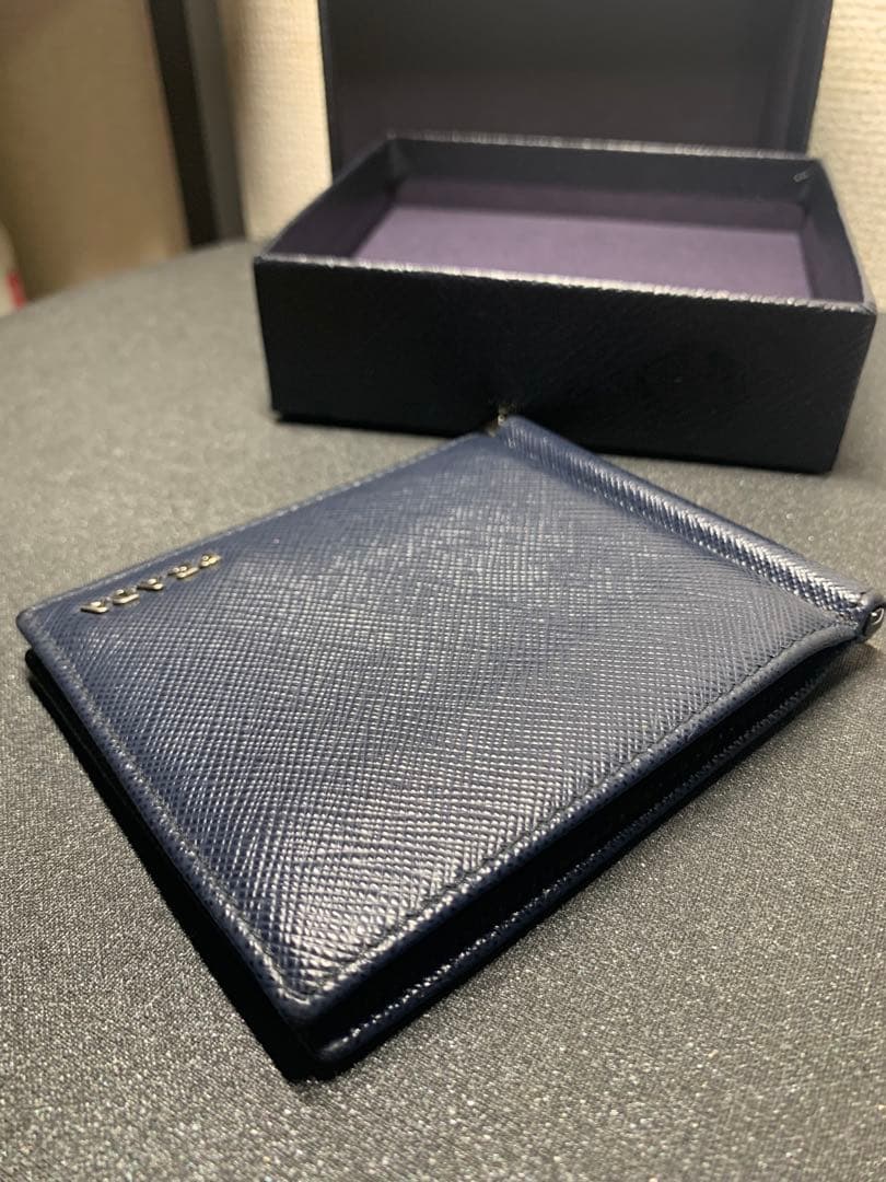 PRADA ネイビー レザー マネークリップ