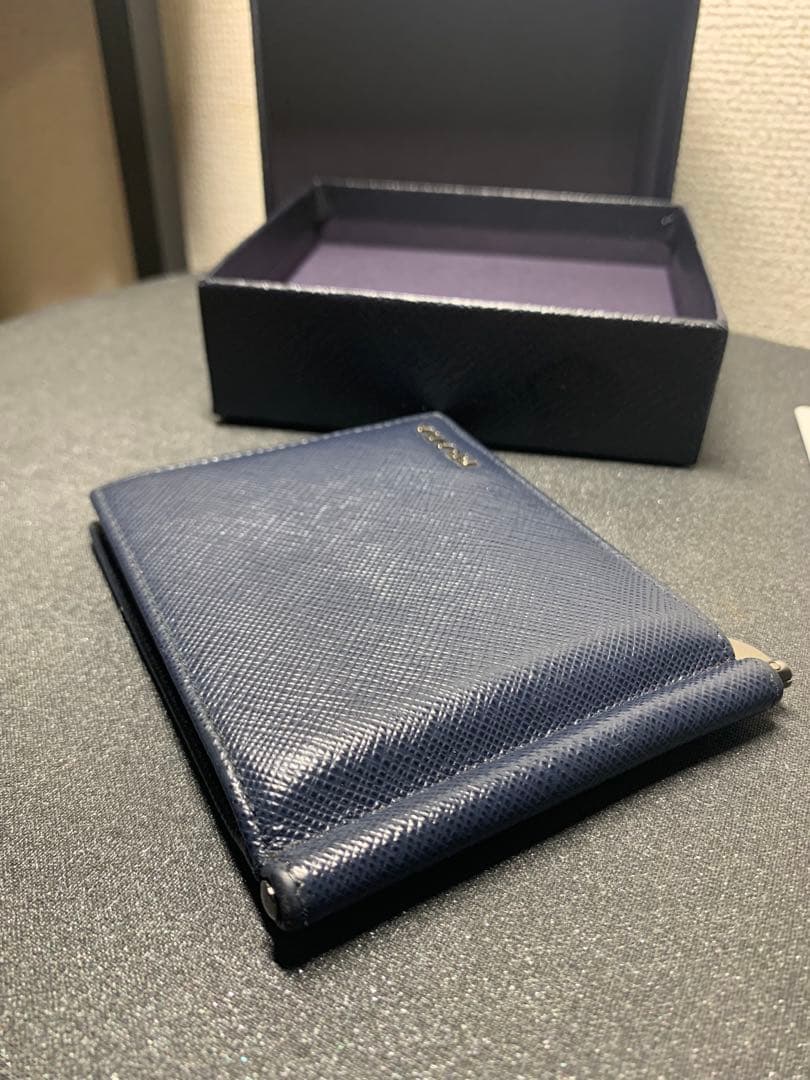 PRADA ネイビー レザー マネークリップ