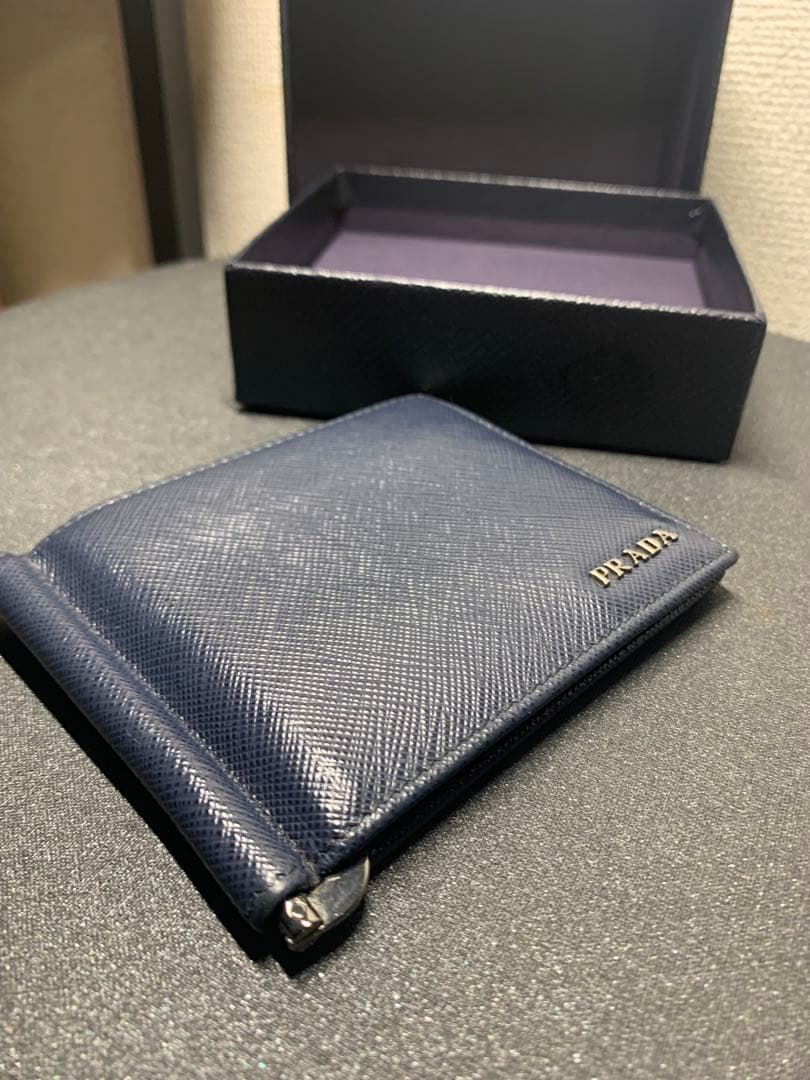 PRADA ネイビー レザー マネークリップ
