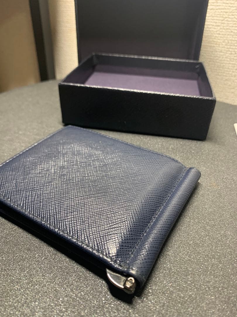 PRADA ネイビー レザー マネークリップ