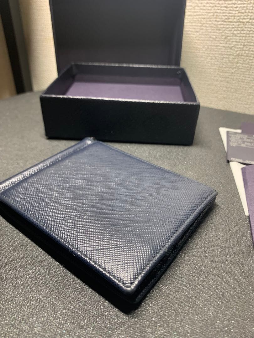 PRADA ネイビー レザー マネークリップ