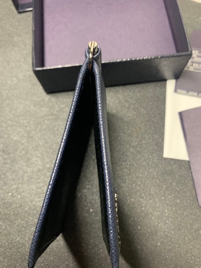 PRADA ネイビー レザー マネークリップ
