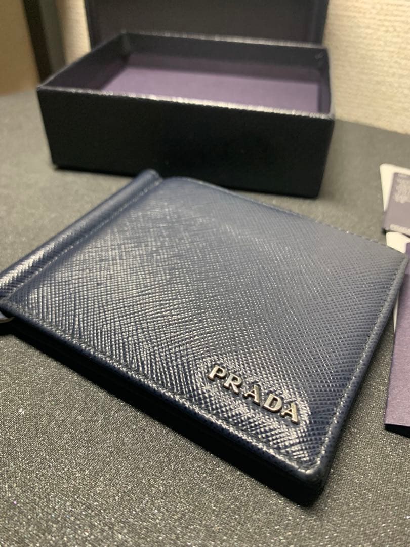 PRADA ネイビー レザー マネークリップ