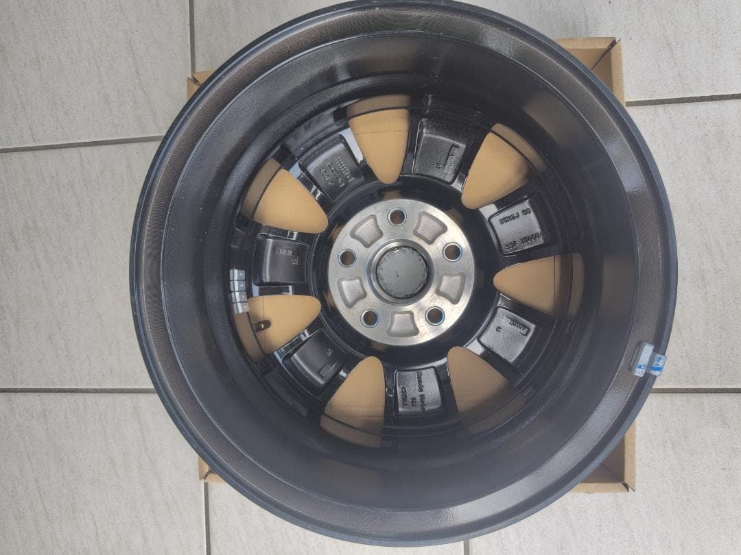 ①新型フリード　純正ホイール　新車外し