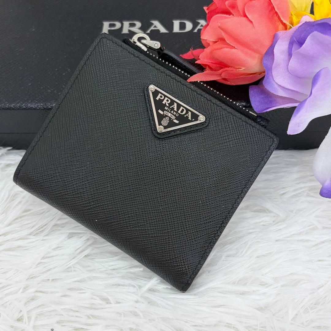 極美品✨プラダ　二つ折り　財布 三角ロゴ　サフィアーノ　レザー　ブラック