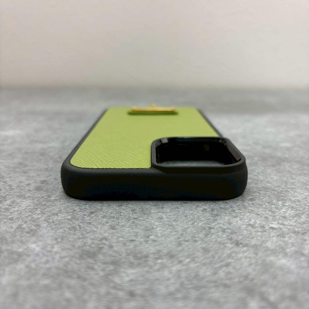 未使用品 プラダ iPhone16 スマホケース 三角ロゴ スマホカバー 緑