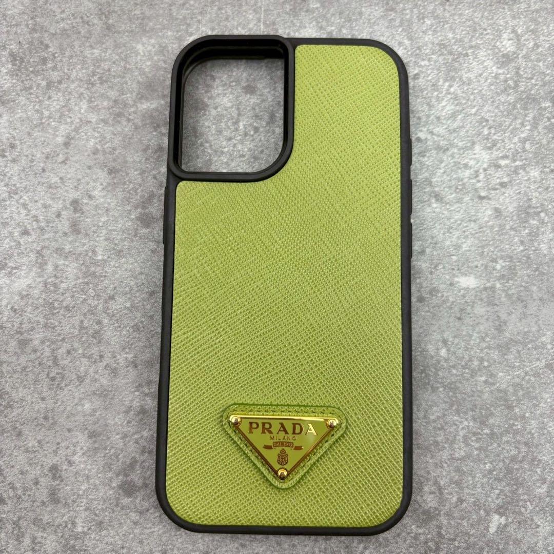 未使用品 プラダ iPhone16 スマホケース 三角ロゴ スマホカバー 緑