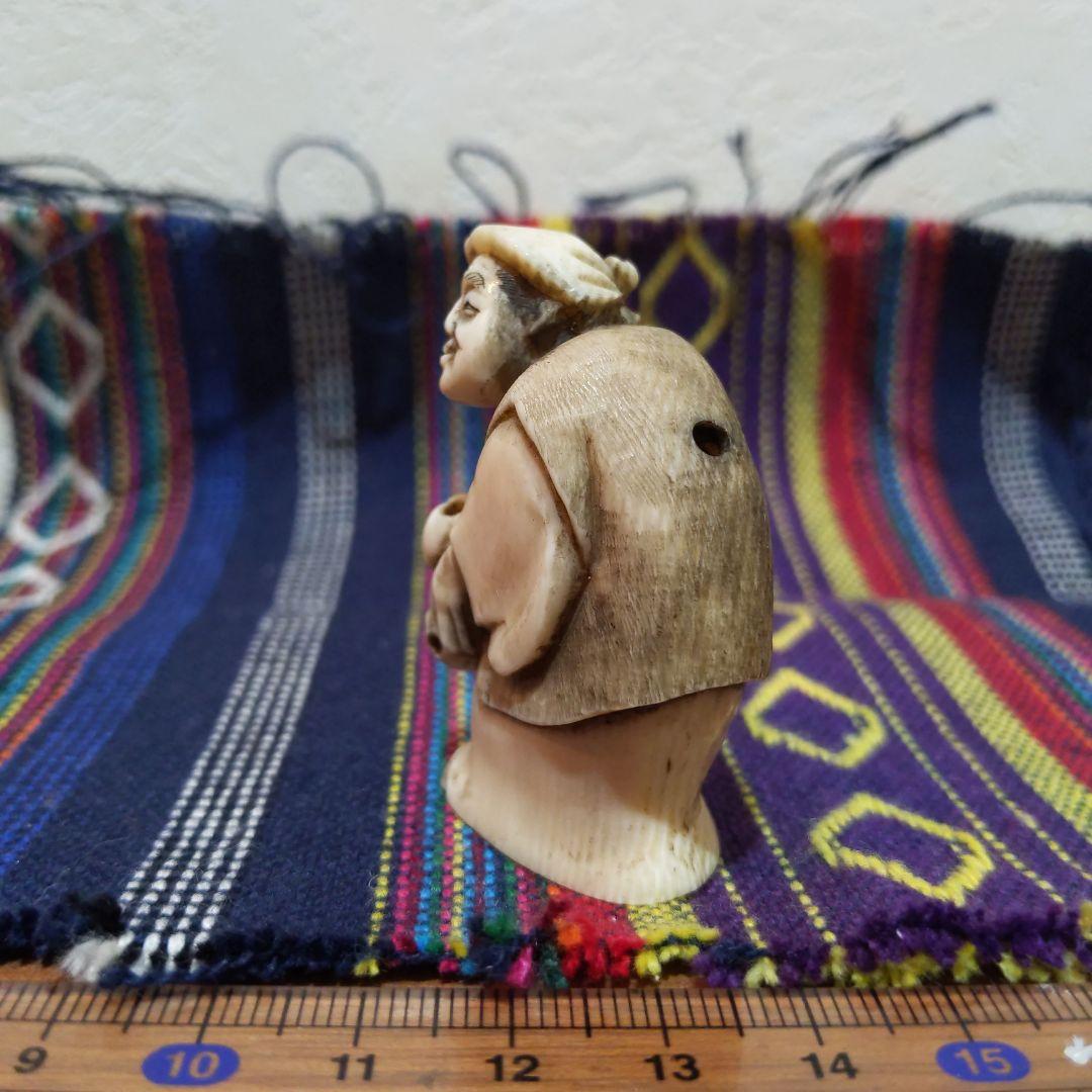 時代提げ物 人物根付 天然素材【翁】高さ約5cm 横幅約3.5cm 重さ約33ｇ