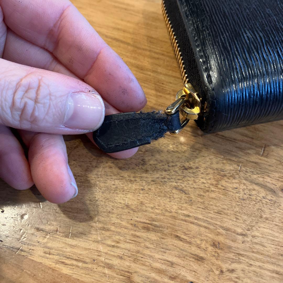 PRADA ブラック レザー ケース