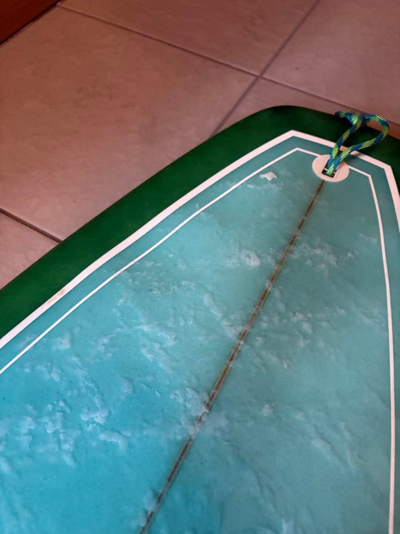 DeusライダーBeau Foster 7.2 ミッドレングス サーフボード