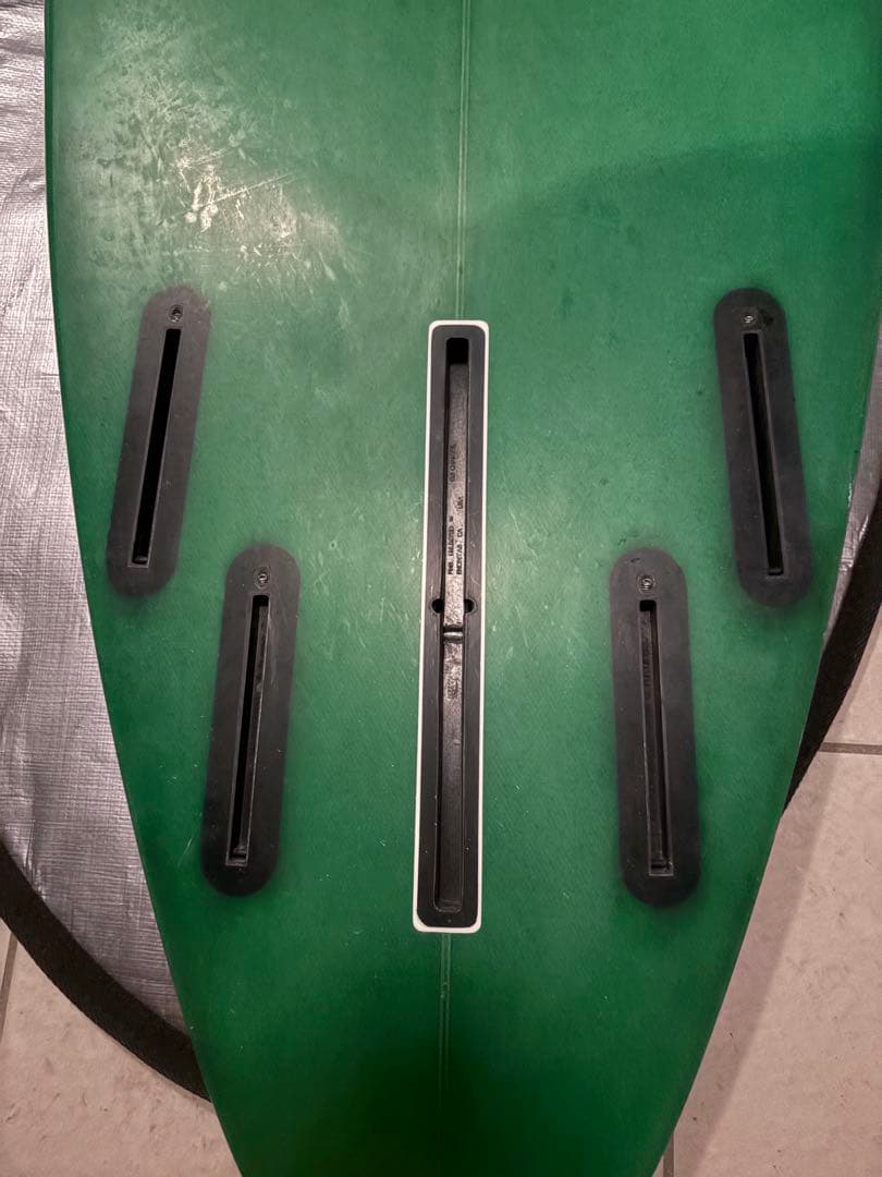 DeusライダーBeau Foster 7.2 ミッドレングス サーフボード