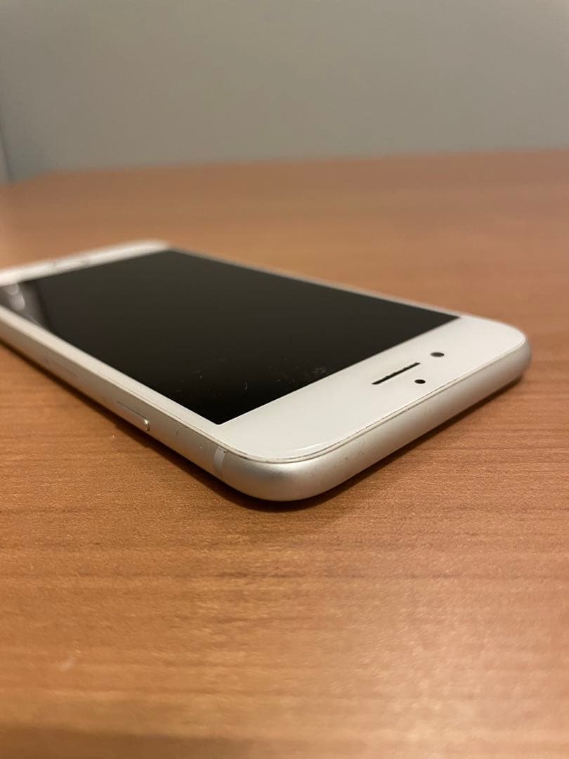 iPhone8シルバー64GBバッテリー76%