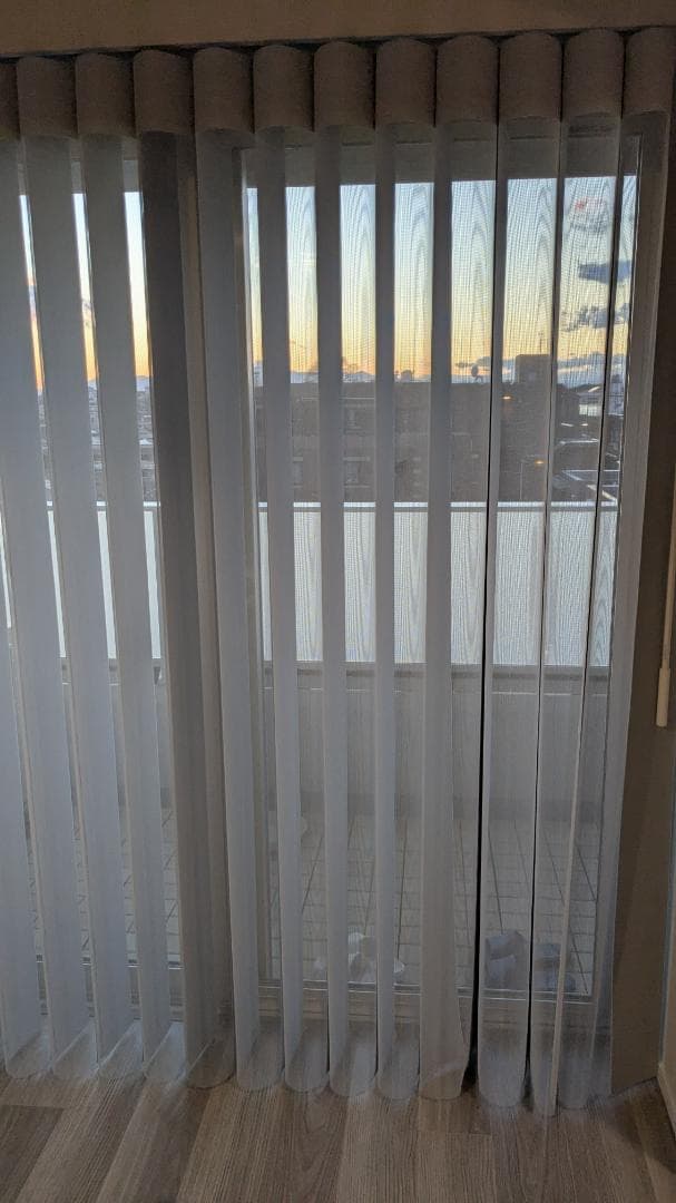 ノーマン　スマートドレープシェード（定価２０万円）（レール部分）