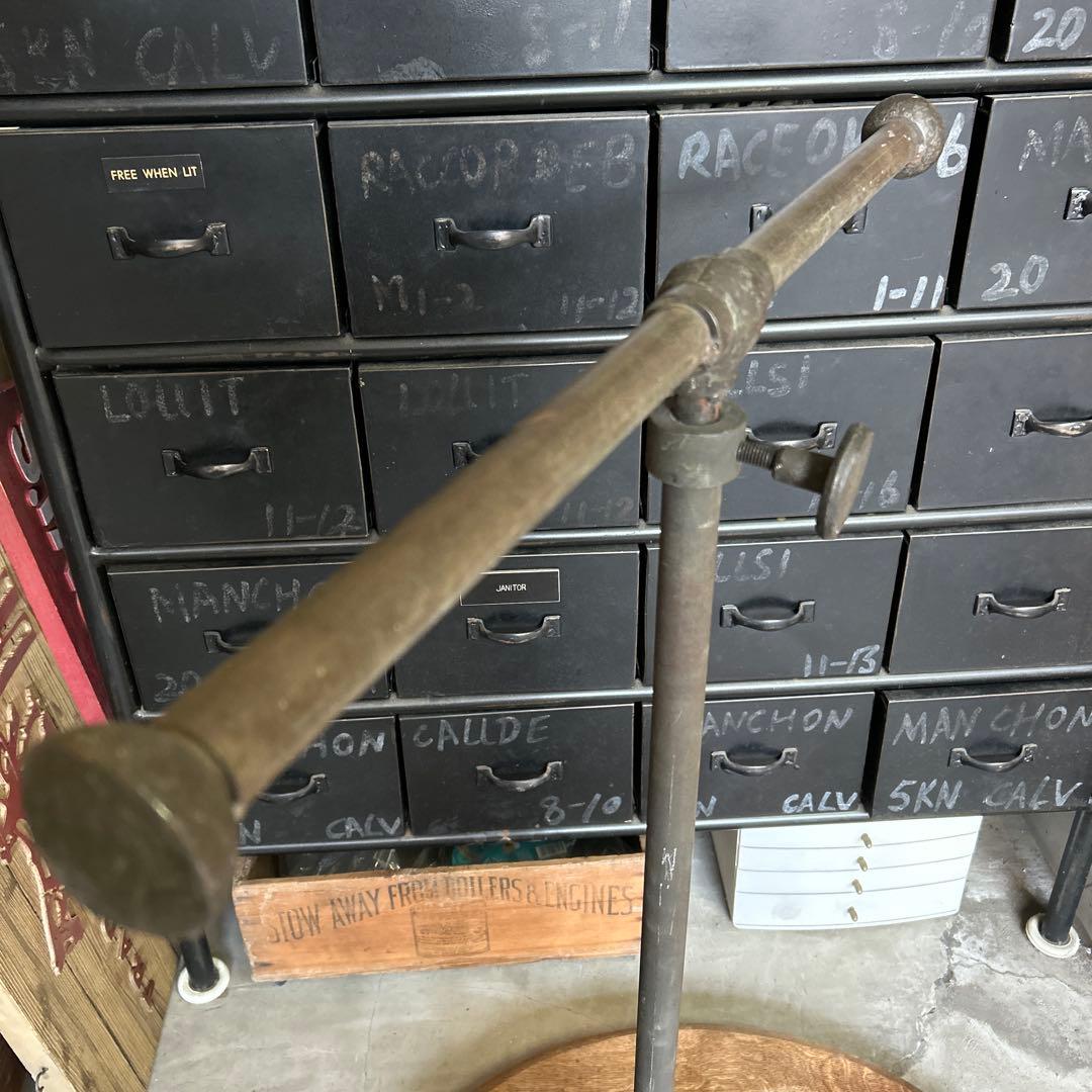 ヴィンテージ アイアン T字ハンガーラック インダストリアル シャビー 無骨